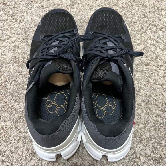 ON Running Men's Cloudflyer 4 Black and White Running Shoes Size 14 - Picture 11 of 13